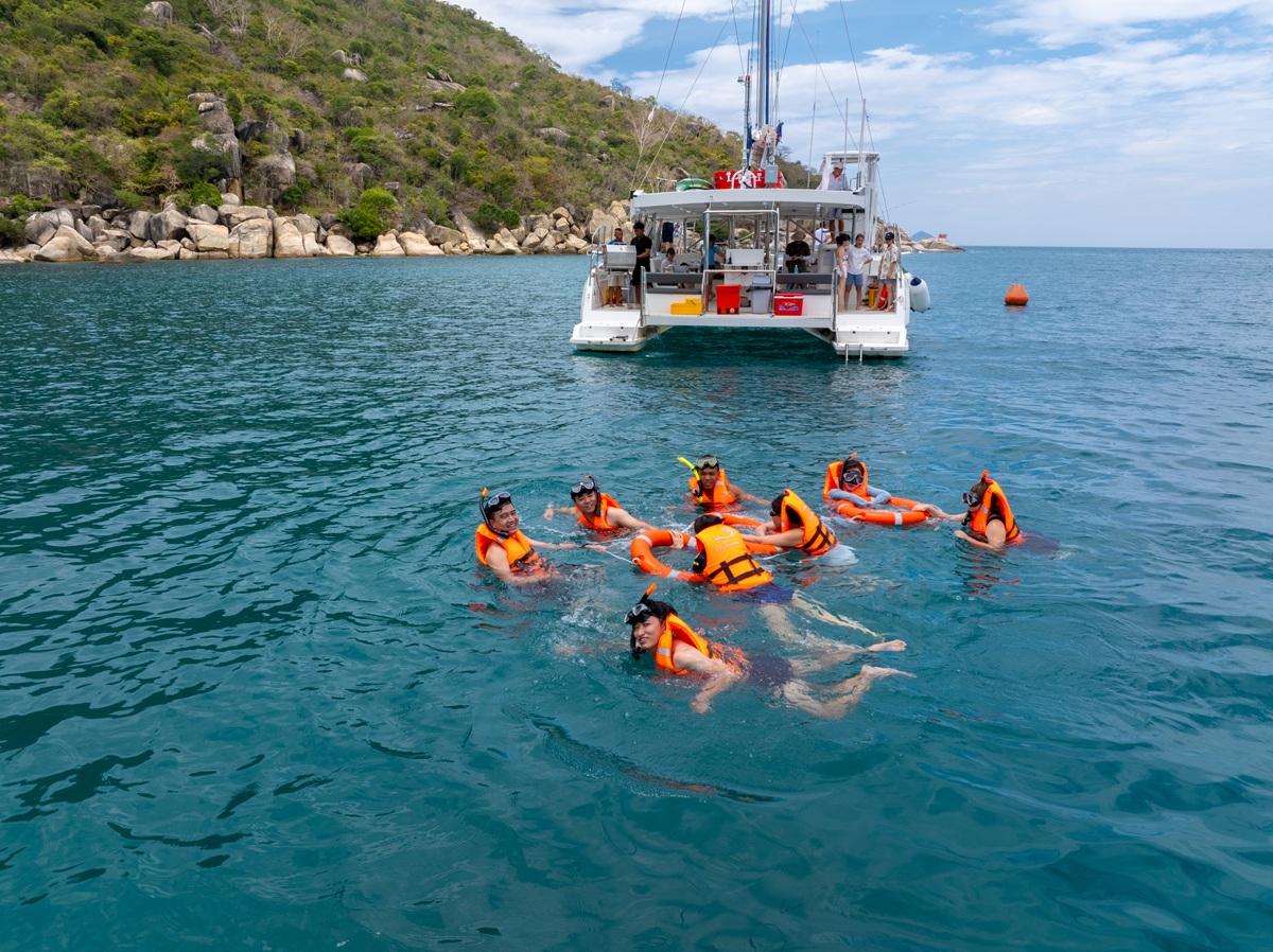Nha-Trang-Yacht-Experiences (13)