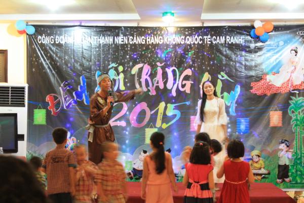 Nha Trang Trẻ Travel tổ chức thành công chương trình Đêm hội Trăng Rằm cho Cảng Hàng không Quốc tế Cam Ranh và Vietnam Airlines