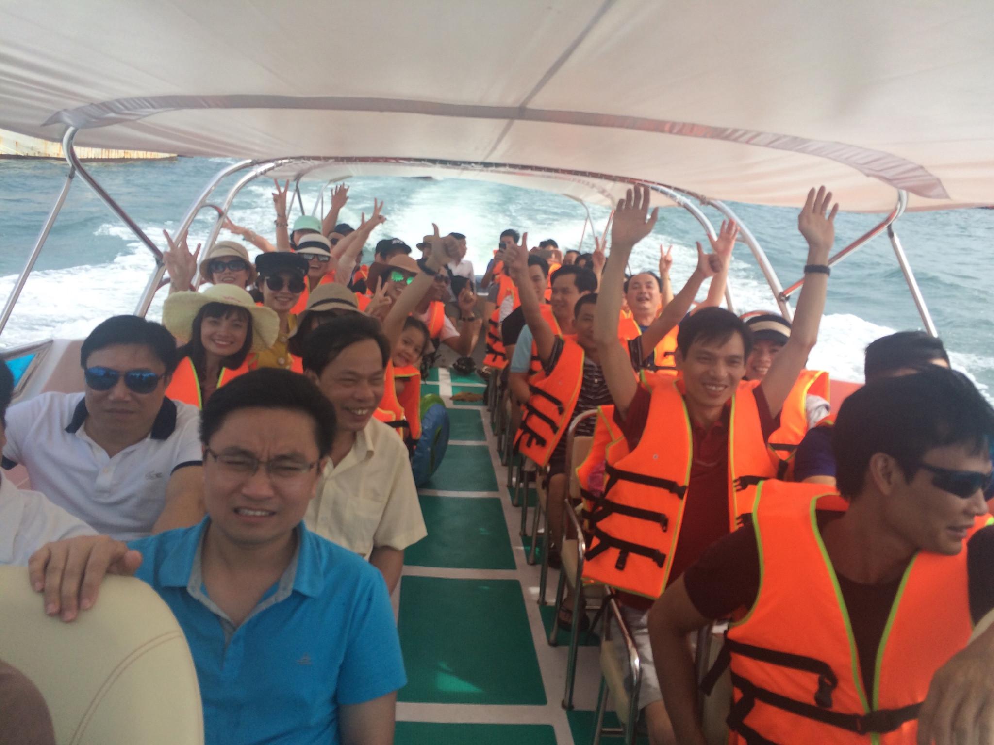 Công ty Hồng Phát kỷ niệm 15 năm thành lập với Gala Dinner và chương trình du lịch nghỉ dưỡng tại Nha Trang