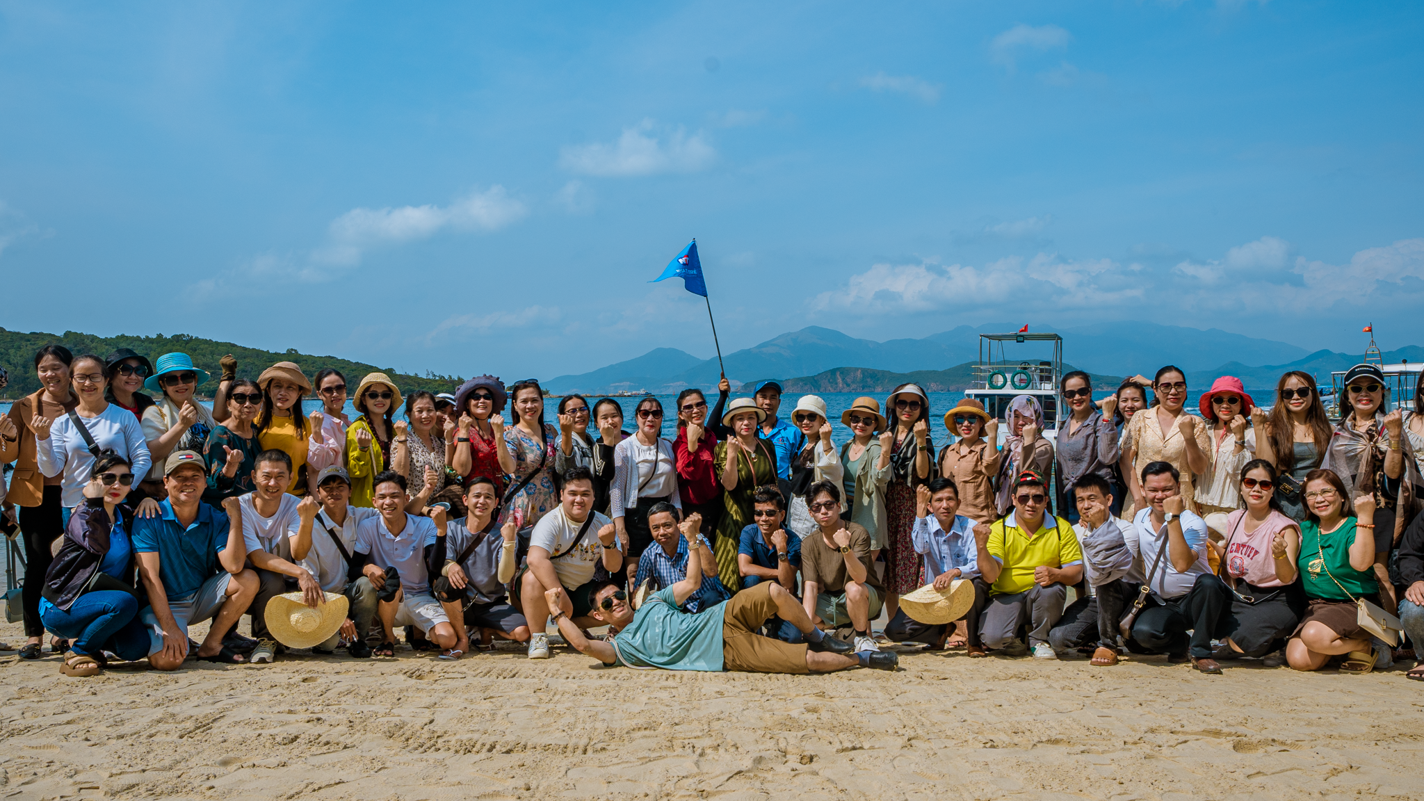 Tour Vịnh Nha Trang 1 ngày cho Công ty Trân Mỹ – Hành trình gắn kết 100 khách hàng và đối tác