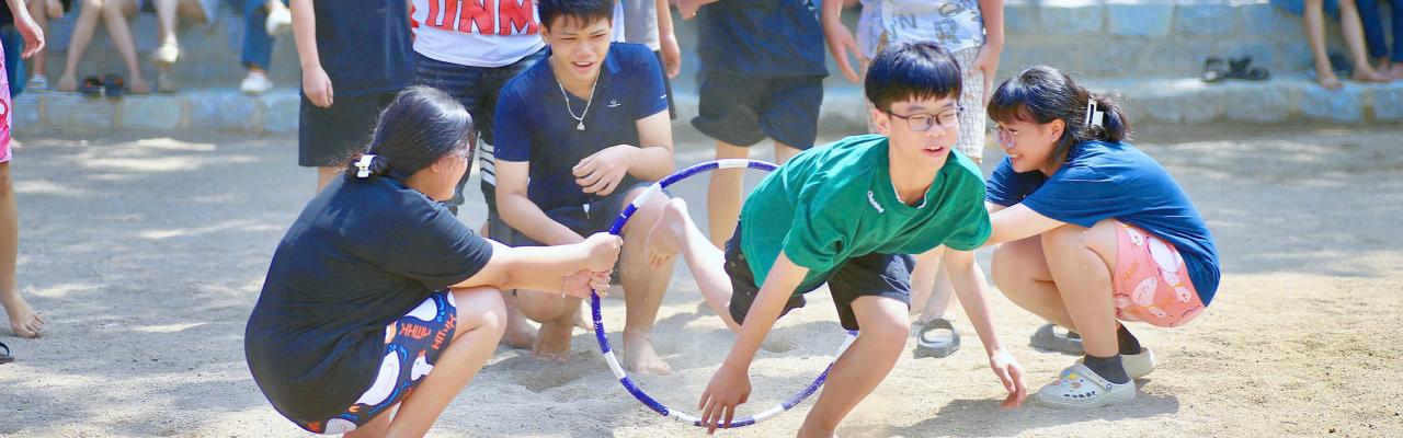 Chung tay xây dựng sân chơi an toàn cho trẻ vùng khó khăn