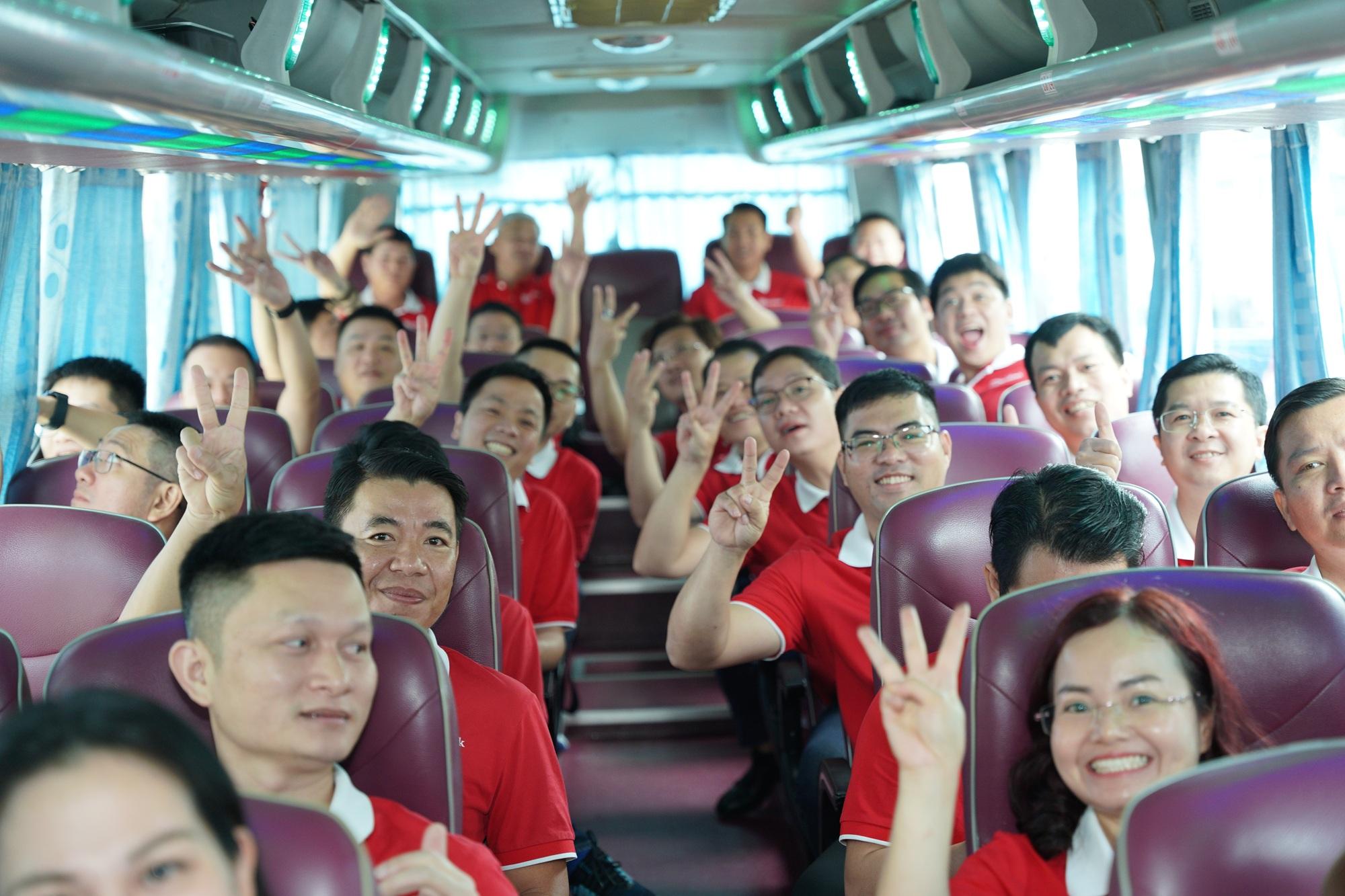 sea-bank-teambuilding-nha-trang (8)