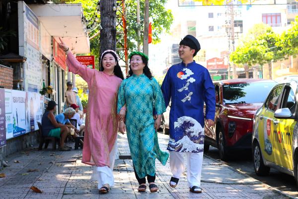 Tour đi bộ Nha Trang kết hợp trải nghiệm Áo dài, chụp ảnh & khám phá văn hóa